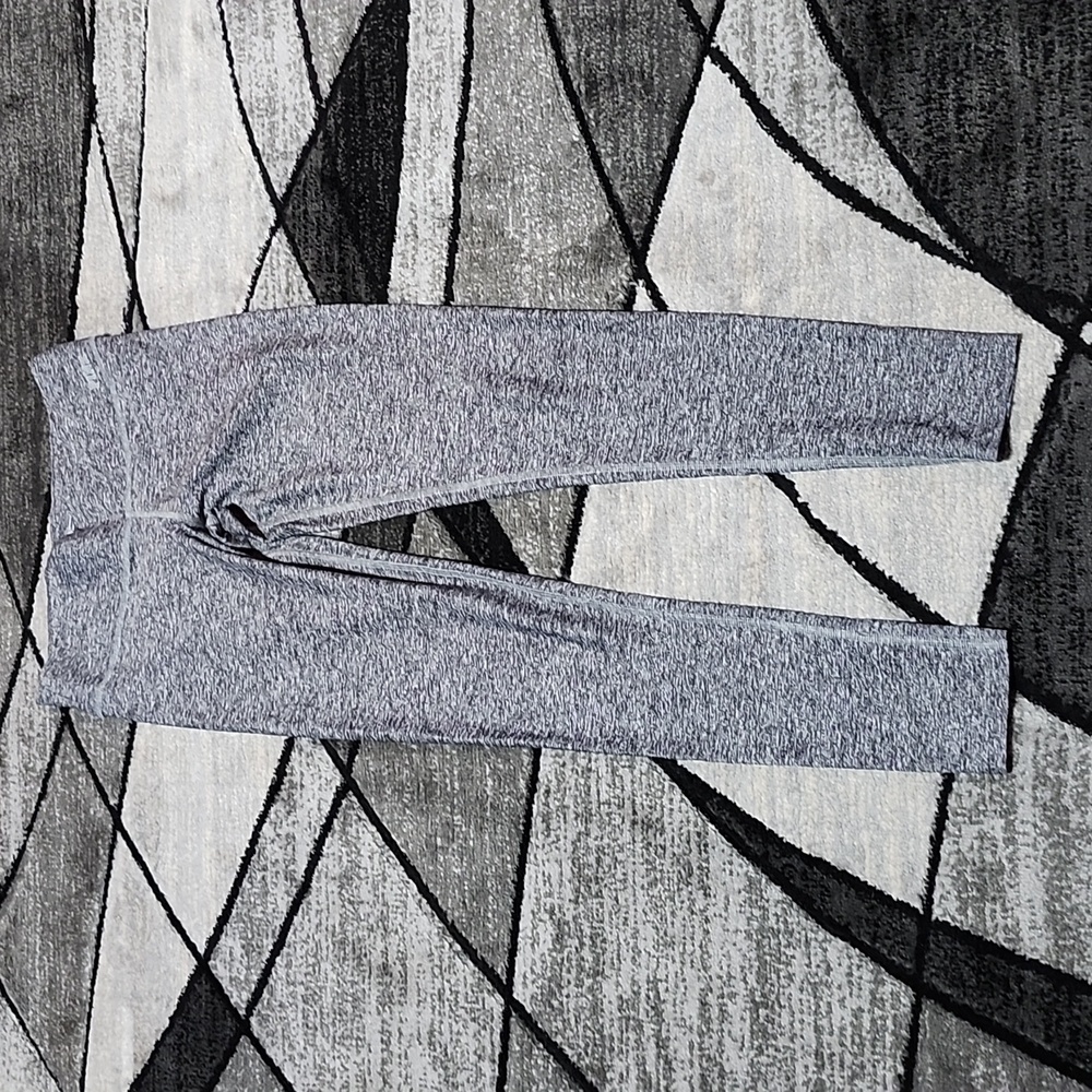 VS PINK ULTIMATE YOGA 2015 REFLECTIVE LOGO HIDDEN POCKET GRAY LEGGINGS